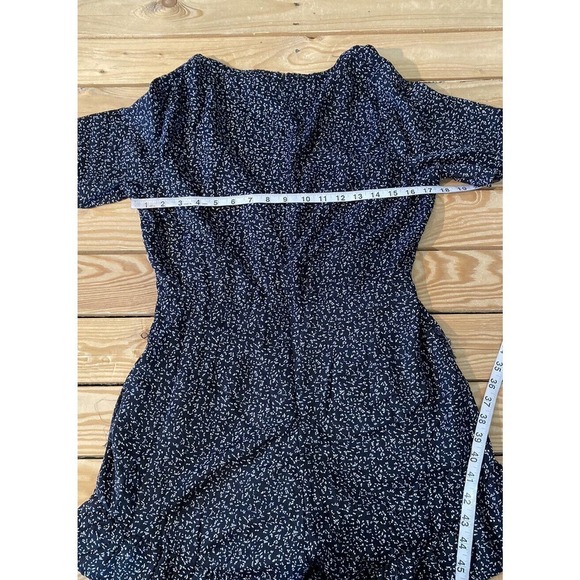 NWT L Love Patterned Ruffle Trim Romper Size Medium Women’s Black Tie Waist - Picture 8 of 9